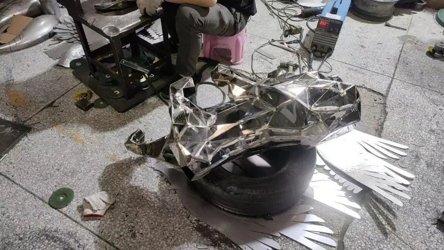 stainless steel lion sculpture (3)
