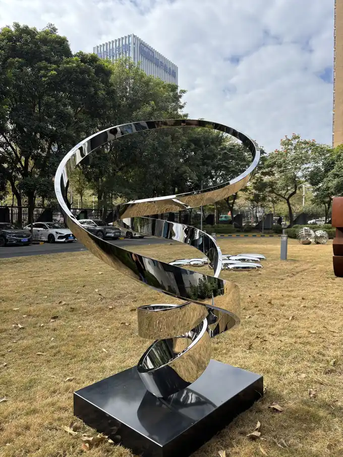 Ribbon Sculpture