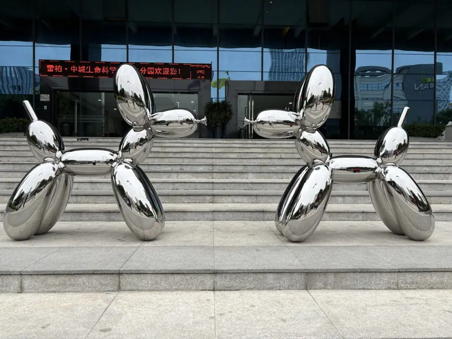 Balloon dog sculpture (2)