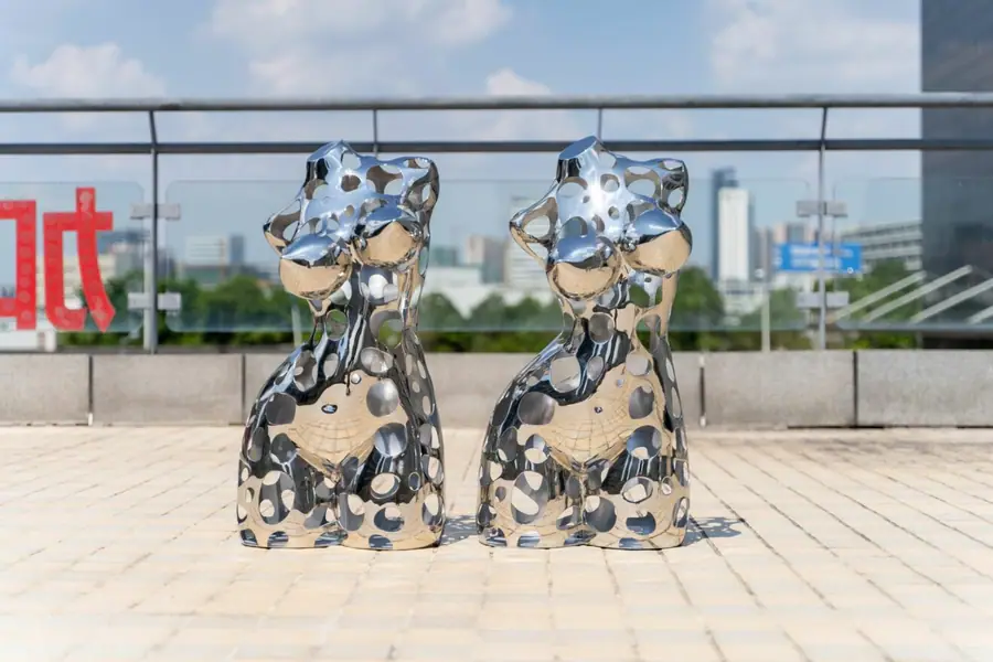 Stainless steel carving art. Create exquisite stainless steel to suit your unique taste. High-end customization, quality and service coexist.