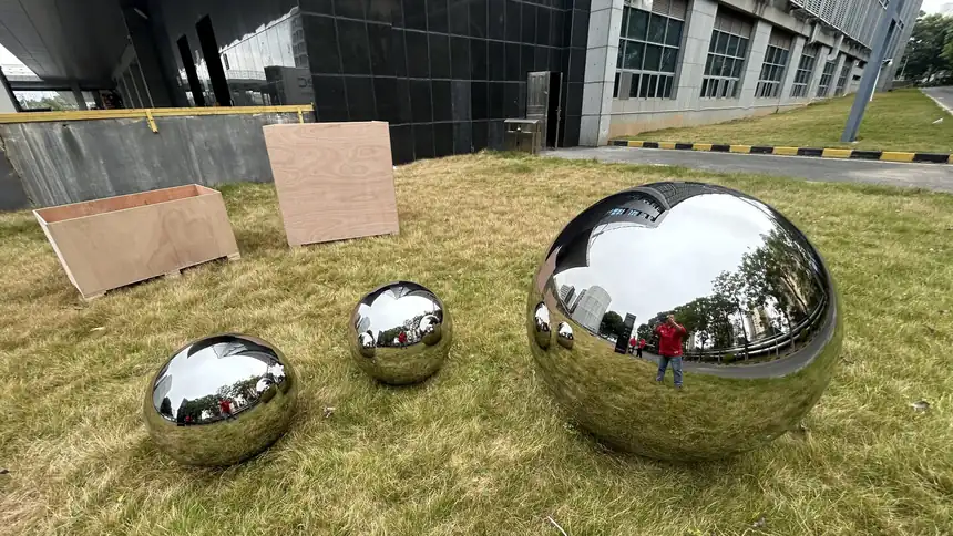 Stainless steel sphere sculpture design principle: the wonderful melody of the art ball
