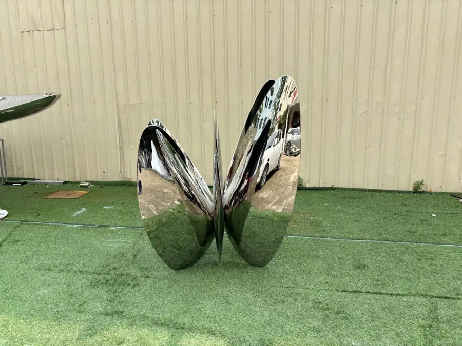stainless steel shell sculpture