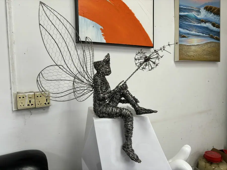 elf sculpture