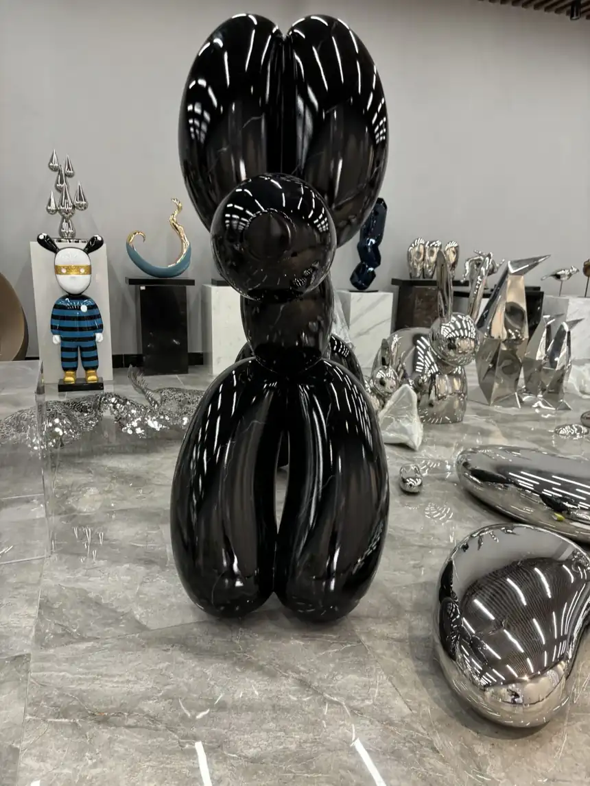 Balloon Dog Sculpture