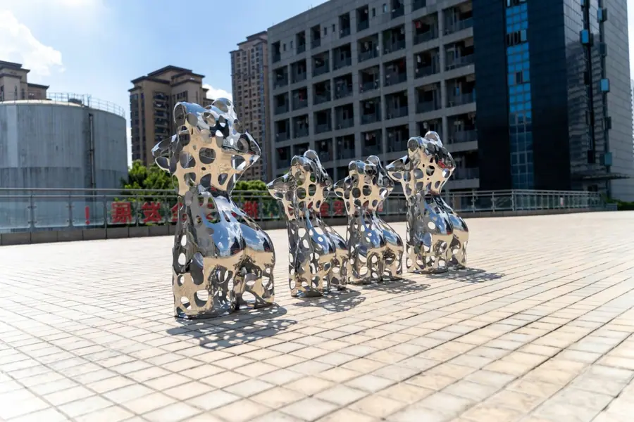 Stainless steel carving art. Create exquisite stainless steel to suit your unique taste. High-end customization, quality and service coexist.