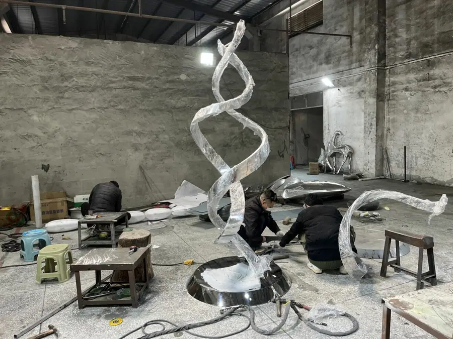 Abstract Ribbon sculpture
