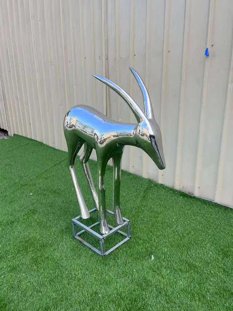 mirror goat