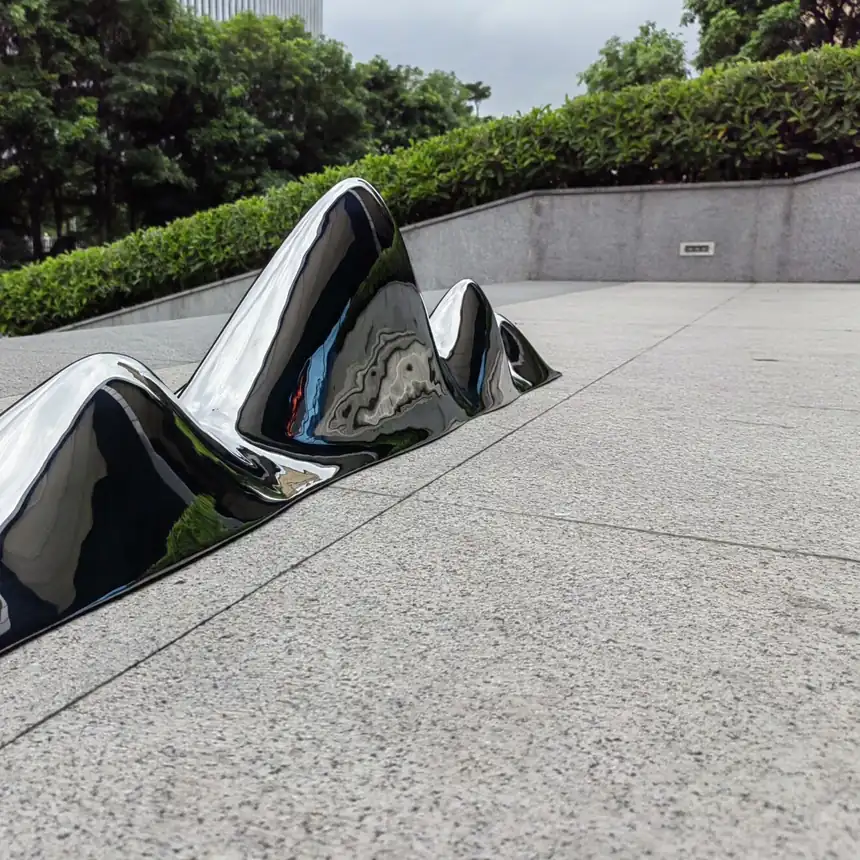 Stainless steel garden sculpture. Customized exquisite stainless steel sculptures, quality assurance, to create unique artistic beauty for you, focus on details, let art and quality coexist.