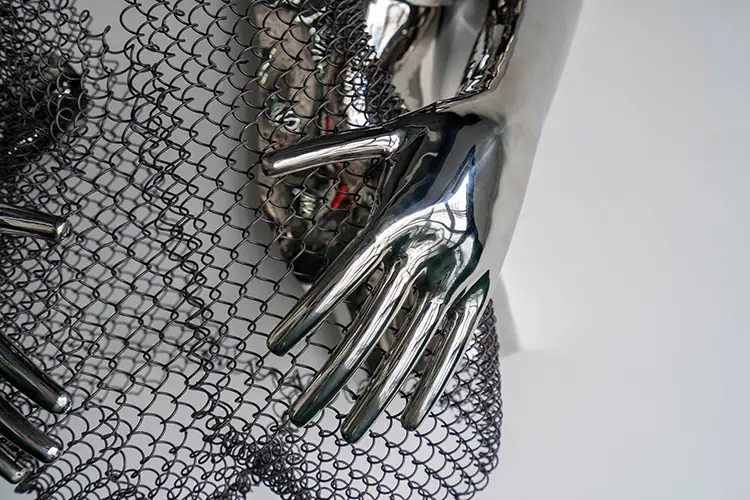 Custom stainless steel sculptures. Create exquisite stainless steel to suit your unique taste. High-end customization, quality and service coexist.