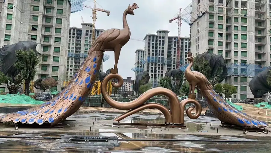 stainless steel peacock sculpture (2)
