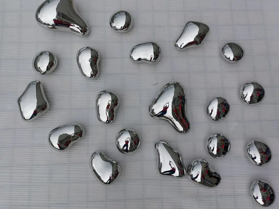Stainless steel pebble