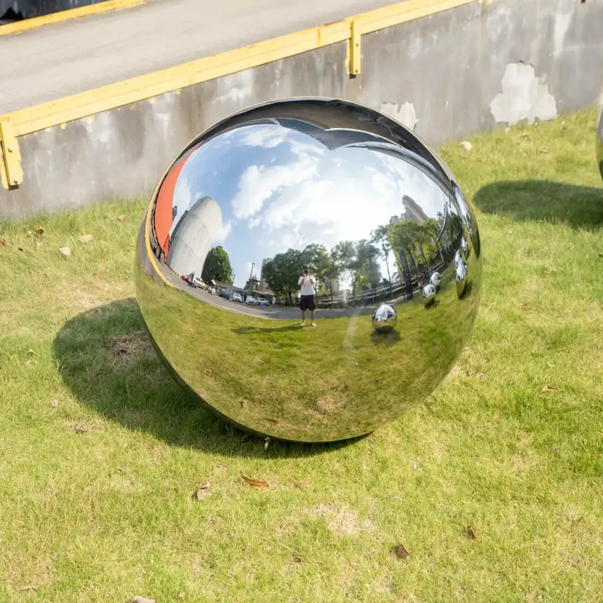 High-gloss stainless steel ball carving