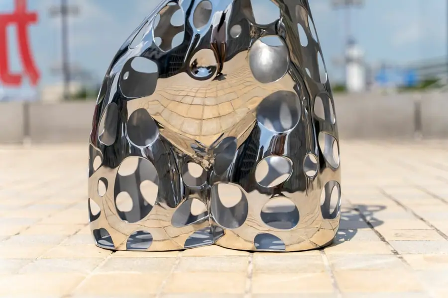 Stainless steel carving art. Create exquisite stainless steel to suit your unique taste. High-end customization, quality and service coexist.
