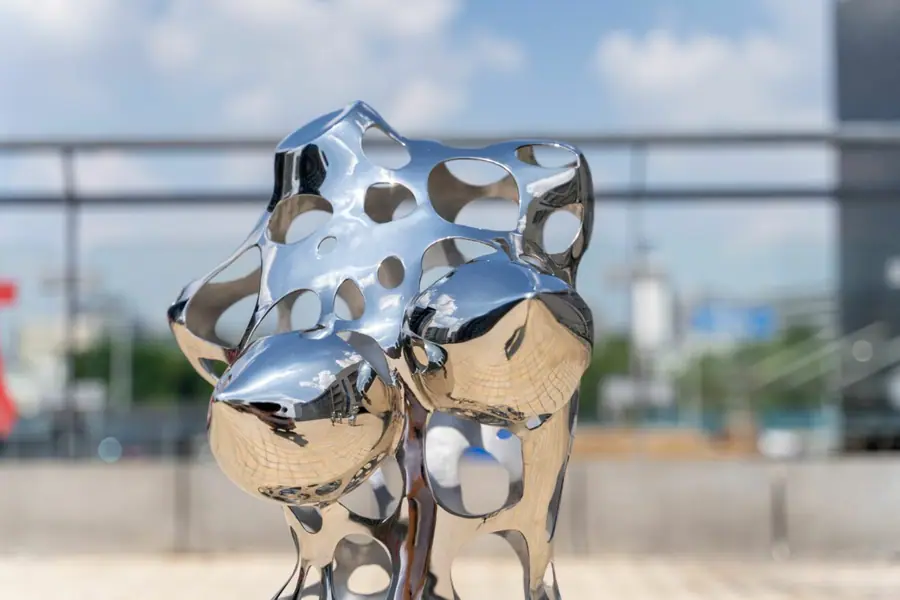 Stainless steel carving art. Create exquisite stainless steel to suit your unique taste. High-end customization, quality and service coexist.