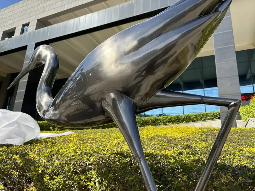 metal crane sculpture (23)