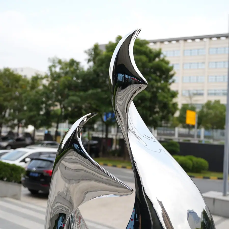 Mirror Stainless Steel Sculpture