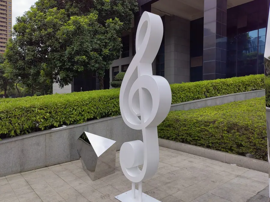 musical note sculpture (1)
