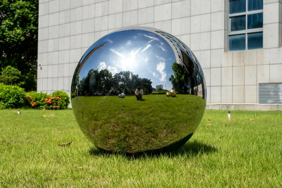 The Stainless Steel Sculpture of Excellence: Manufacturing Experts in Creating High-end Large Spherical Sculptures