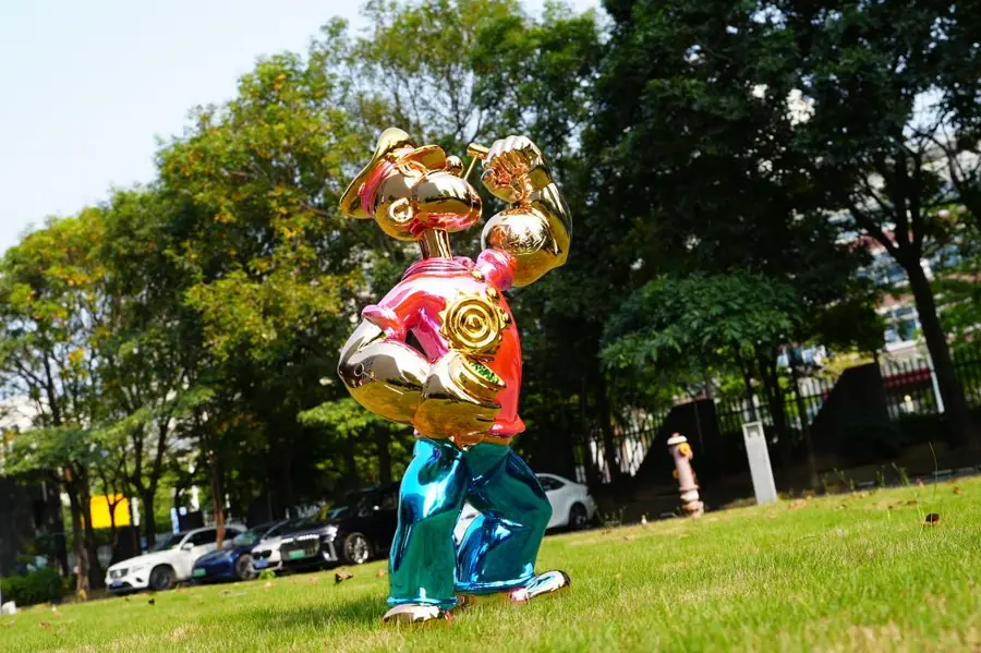Popeye sculpture