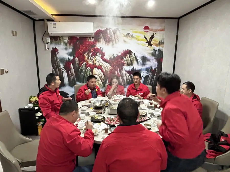 Maoping Sculpture Co., Ltd. held a lively year-end dinner and tea party on January 28, 2024.