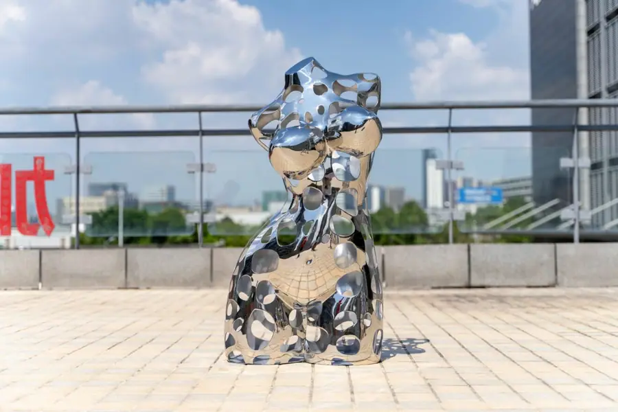 Stainless steel carving art. Create exquisite stainless steel to suit your unique taste. High-end customization, quality and service coexist.