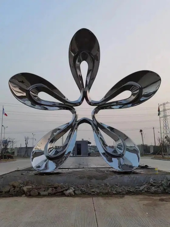 Modern Art Sculpture: Innovative Expression Integrating Chinese Elements