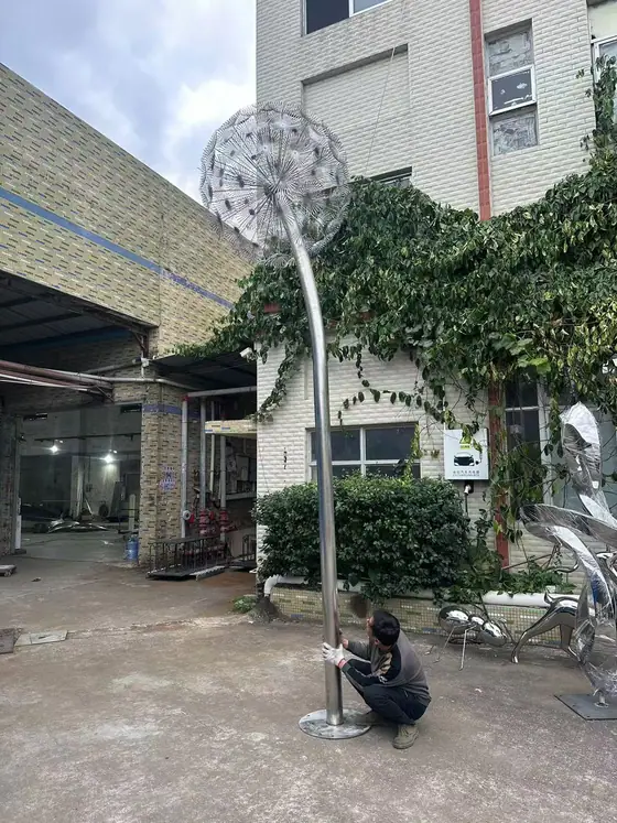 5-Meter High Dandelion Sculpture – Brushed 304 Stainless Steel