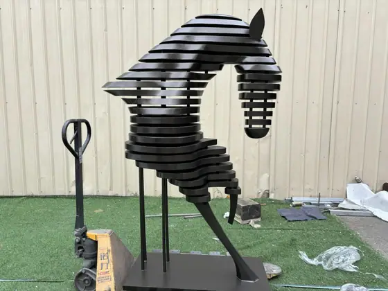 The Soul of Stainless Steel: Horse Head Sculpture