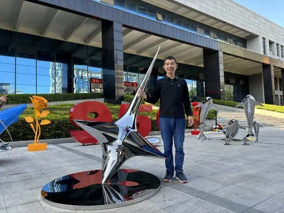 Stainless steel sculpture “Time and Space Melody”