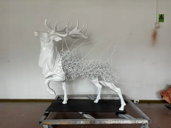 sculpture garend -Elk sculpture