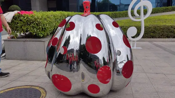 Study the significance of modern metal sculptures