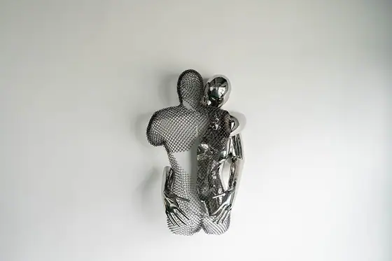 Sharing experience in producing stainless steel sculptures