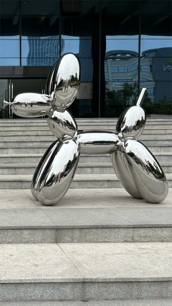Balloon Dog Sculpture