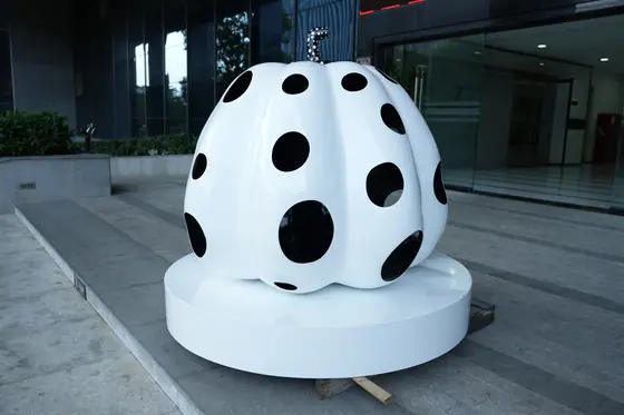 Choose us, your best choice for customized stainless steel sculptures