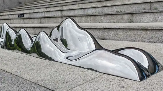 The importance of 304 stainless steel in sculpture production