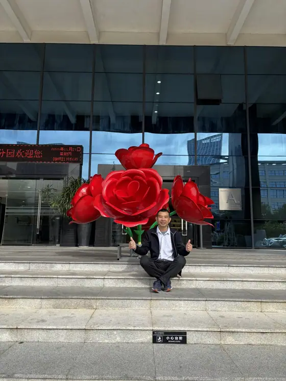 Giant Red Rose Outdoor Sculpture – Bring Bold Beauty to Any Space