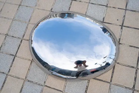 High-gloss stainless steel pebbles: the perfect blend of outdoor aesthetics
