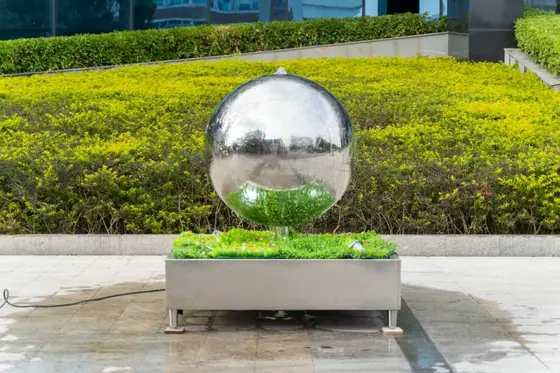 304 stainless steel sphere water spray sculpture mirror