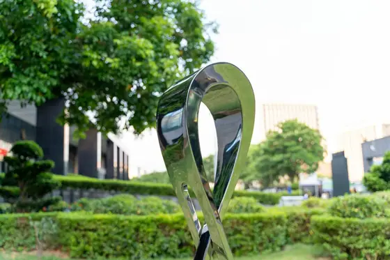 Stainless steel sculpture and environmental art: integrating the symbiotic beauty of nature and humanity