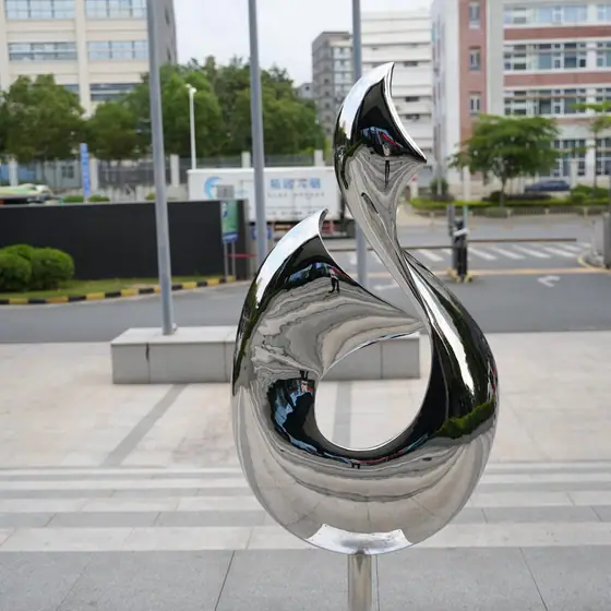 Mirror Stainless Steel Sculpture