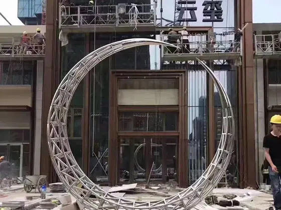 Stainless steel moon sculpture: creating a cultural atmosphere at the entrance of the community