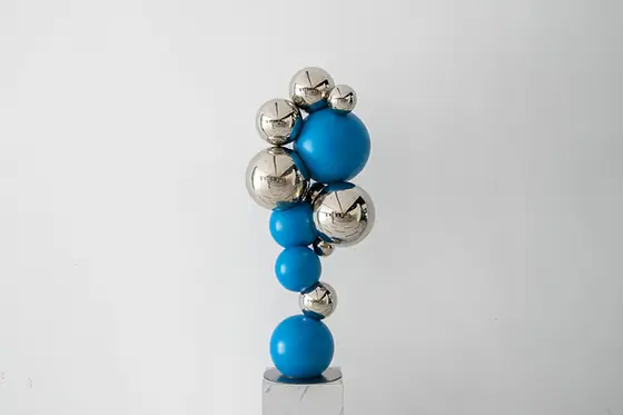 Stainless steel art interior furnishings: the essence of art in modern spaces