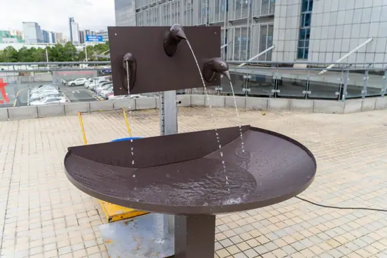 Stainless steel bird head fountain sculpture