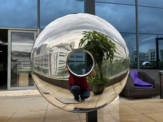 The role of modern stainless steel sculpture in landscape design