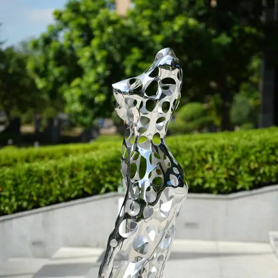 The beauty of sculpture: why stainless steel is the ideal choice