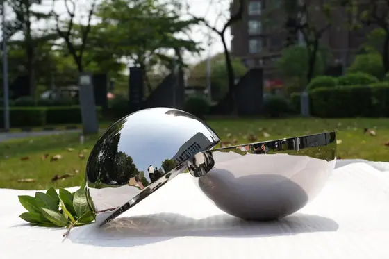 20CM diameter mirror 304 stainless steel hemisphere sculpture