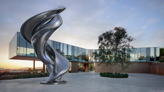 Stainless Steel Sculpture Case: When Art and Engineering Meet