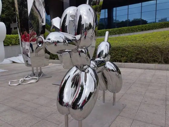 Balloon Dog Sculpture
