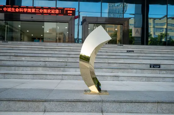 Public art decoration: the soul and charm of urban space