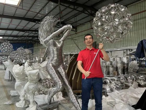 The Stainless Steel Dandelion